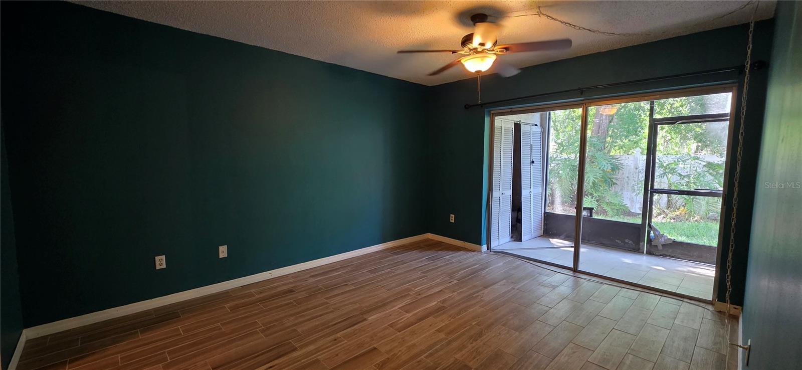 Listing photo id 4 for 2625 State Road 590  813