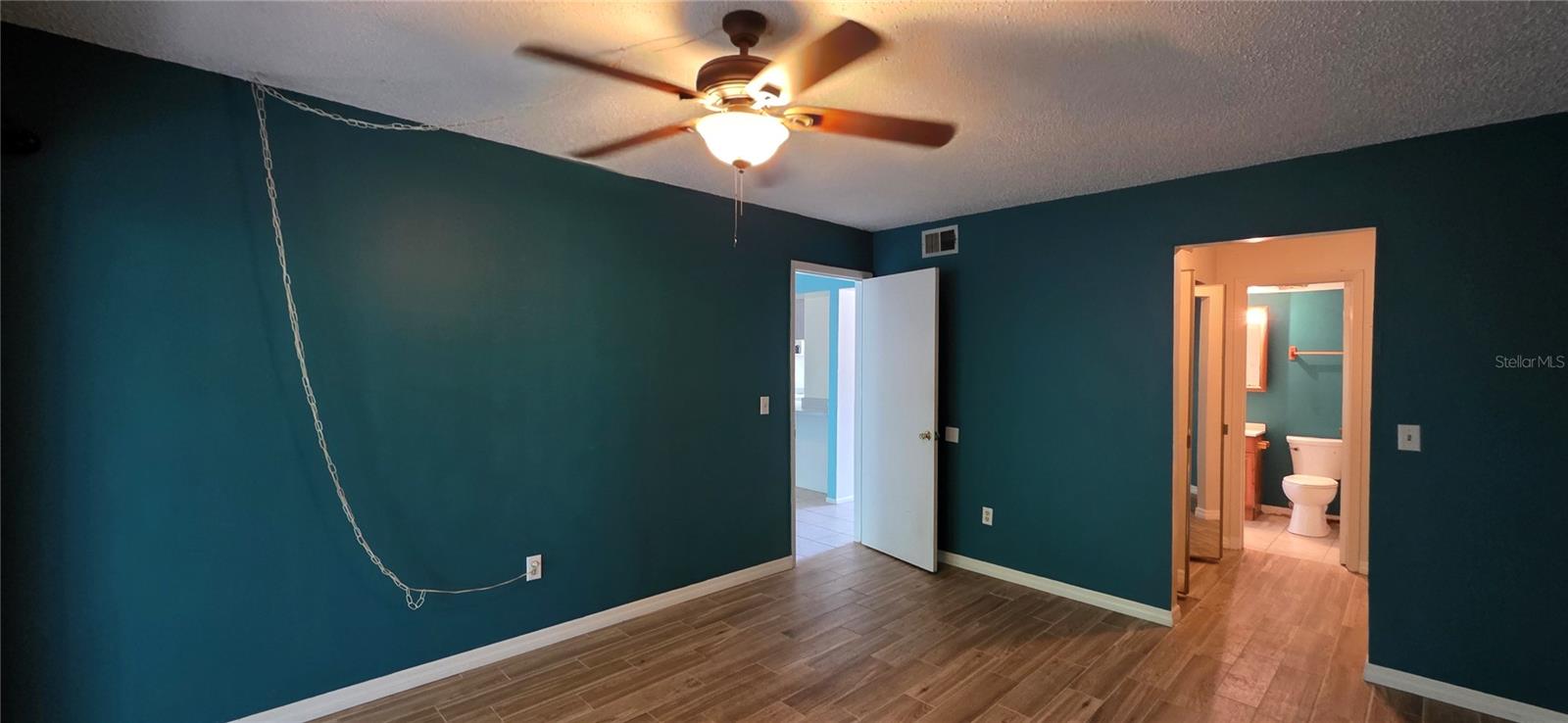 Listing photo id 5 for 2625 State Road 590  813