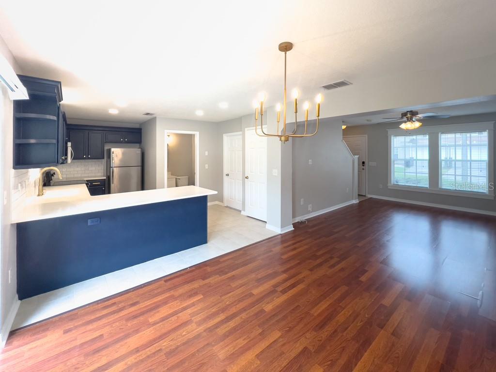 Image 12 of 34 For 109 Woodknoll Place