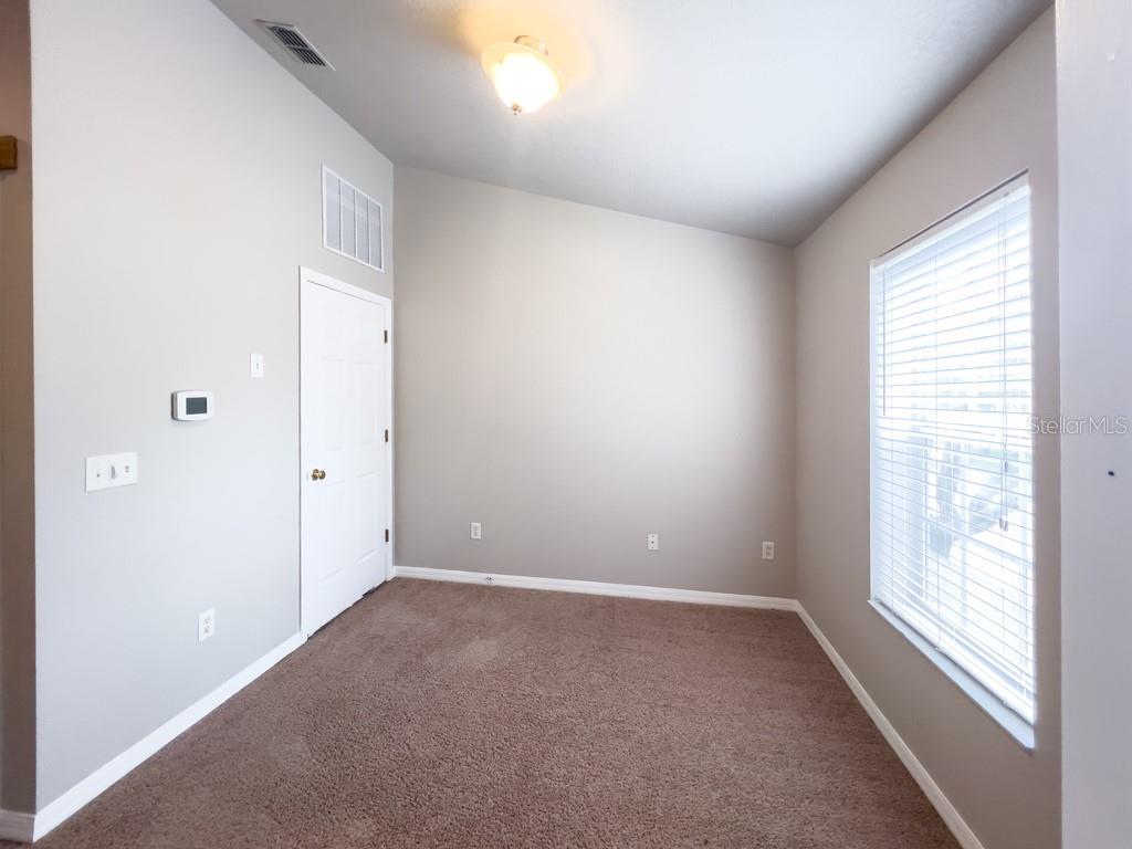 Image 28 of 34 For 109 Woodknoll Place