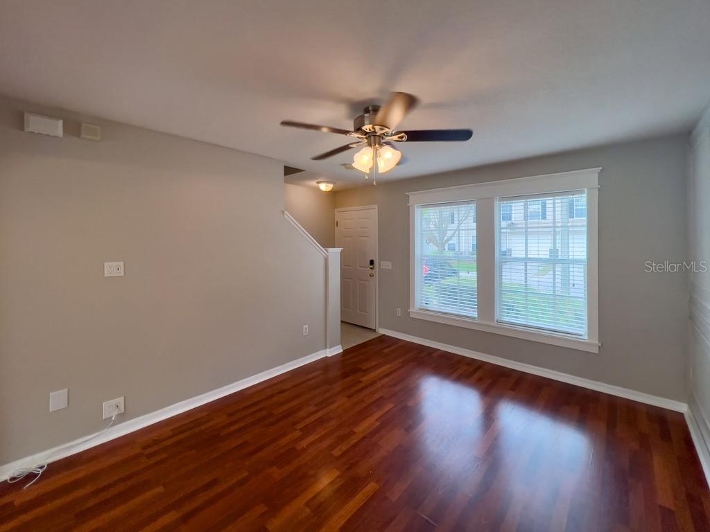 Image 7 of 34 For 109 Woodknoll Place