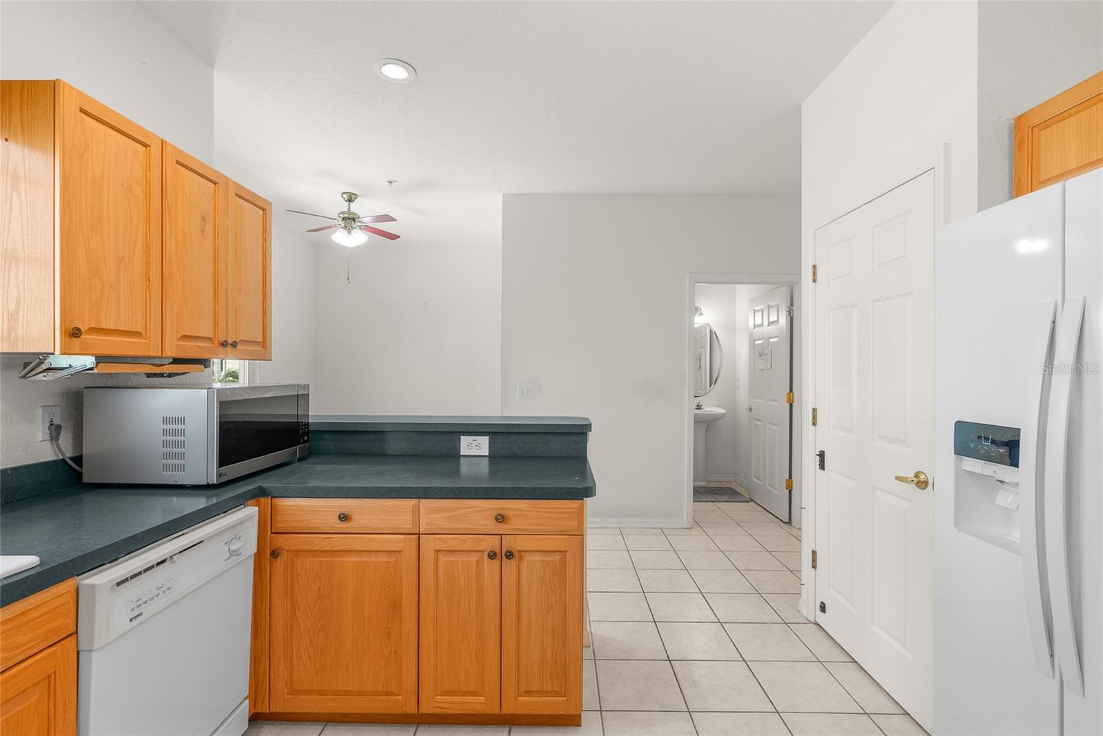 Image 16 of 45 For 15467 Gulf Boulevard 8