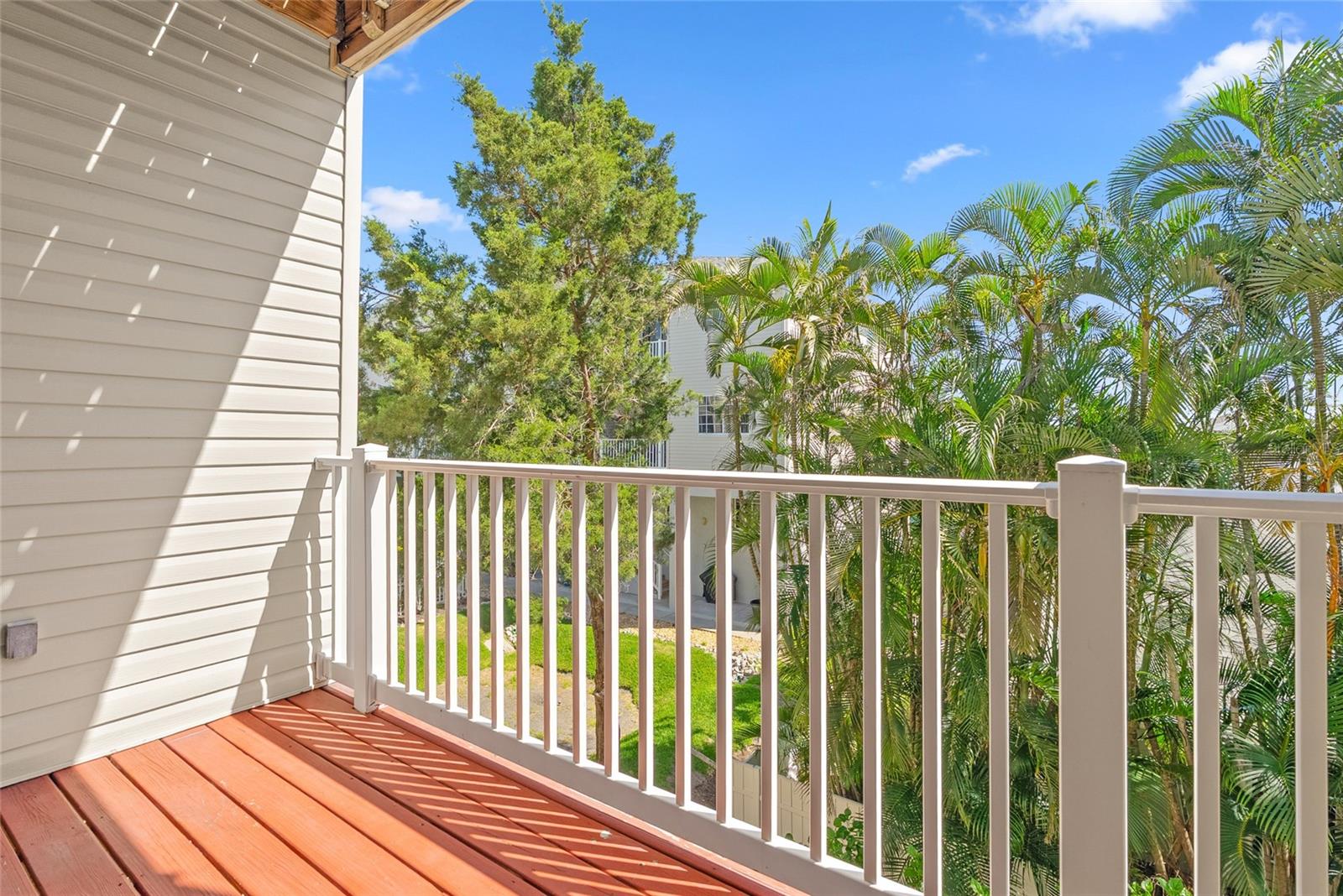 Image 7 of 45 For 15467 Gulf Boulevard 8