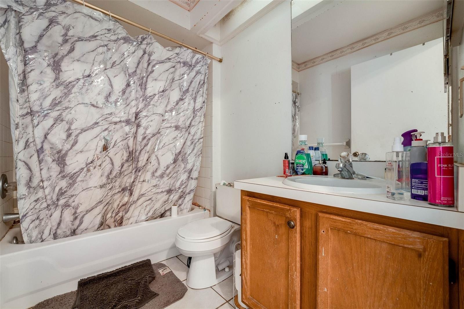 Image 11 of 13 For 917 Devonshire Way