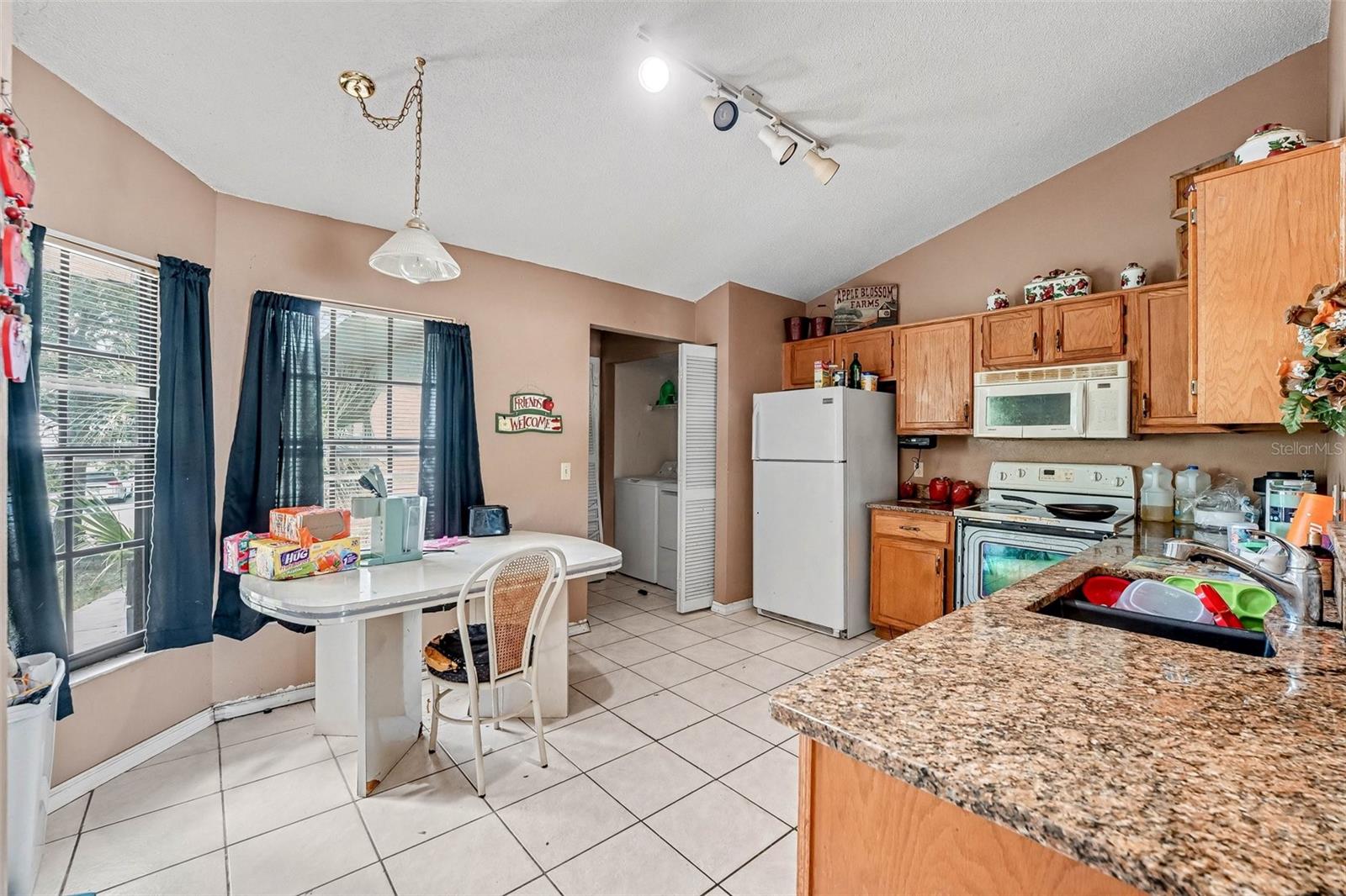 Image 6 of 13 For 917 Devonshire Way