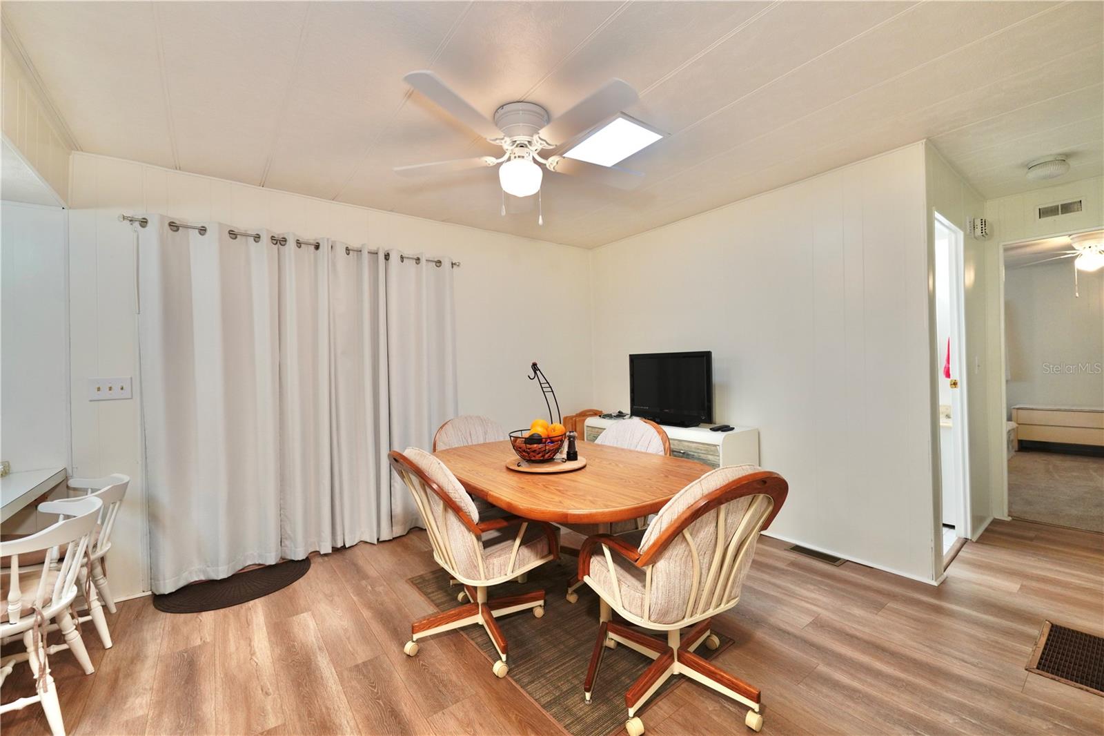 Image 7 of 30 For 7338 Thorpp Avenue