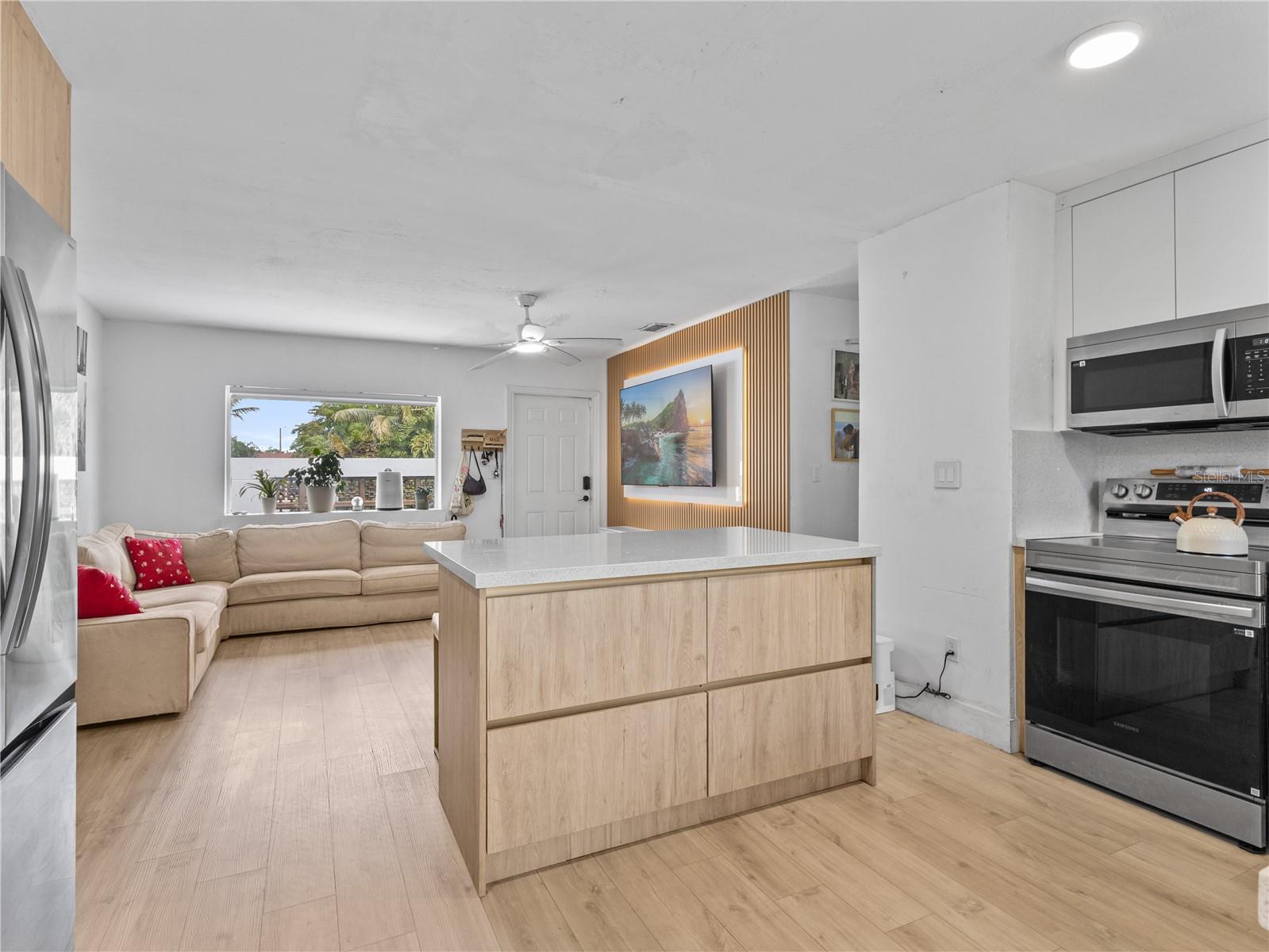 Image 13 of 28 For 19244 30th Court