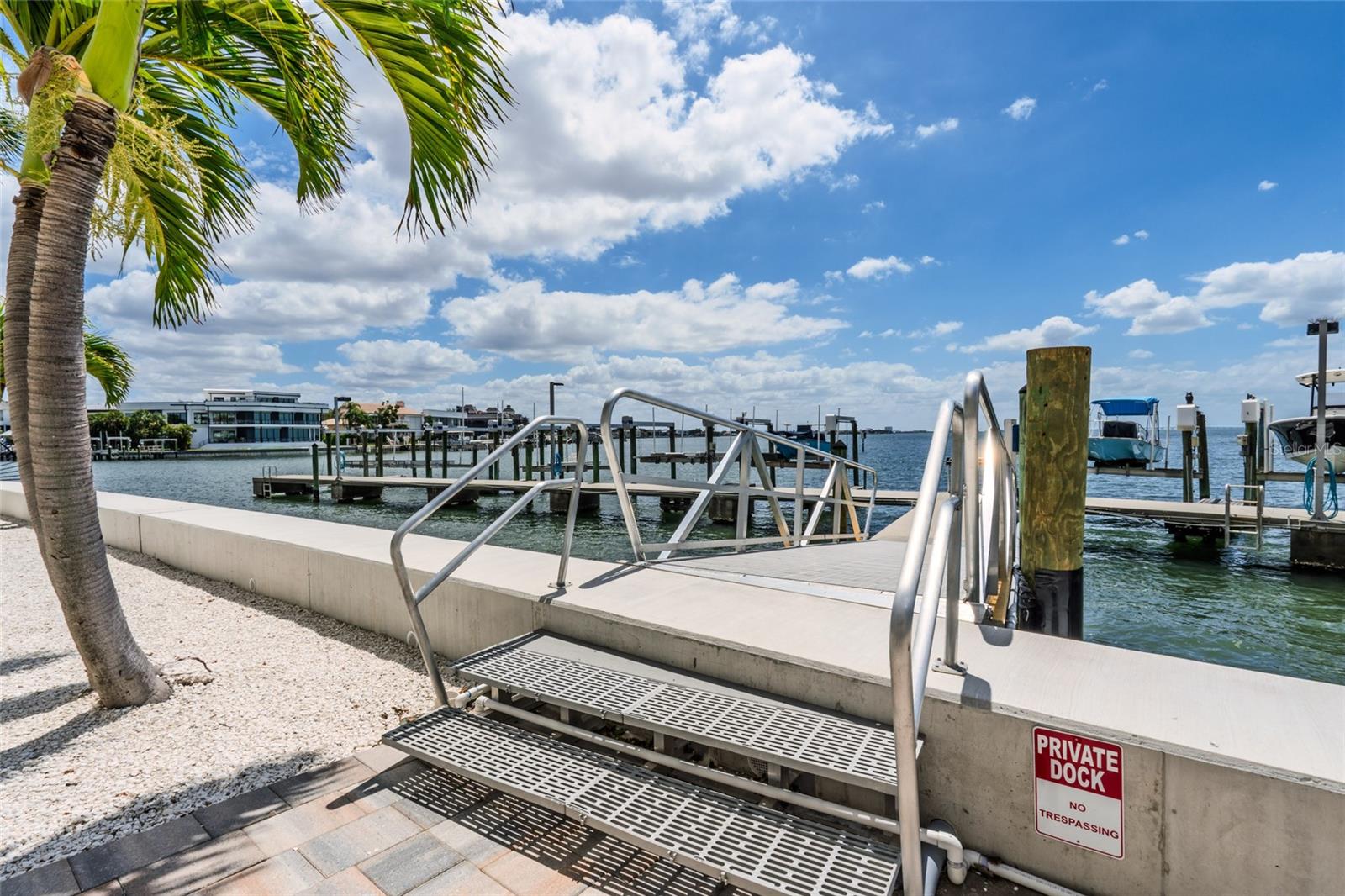 Image 19 of 54 For 5700 Mariner Street 503a