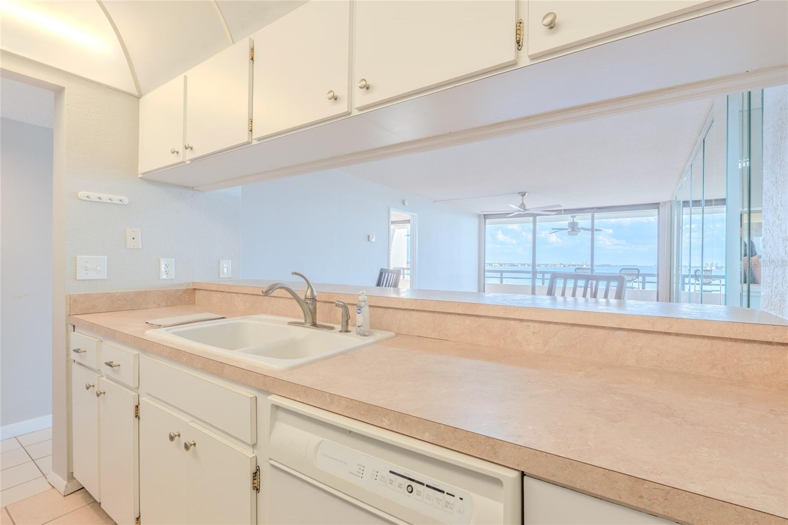 Image 26 of 54 For 5700 Mariner Street 503a