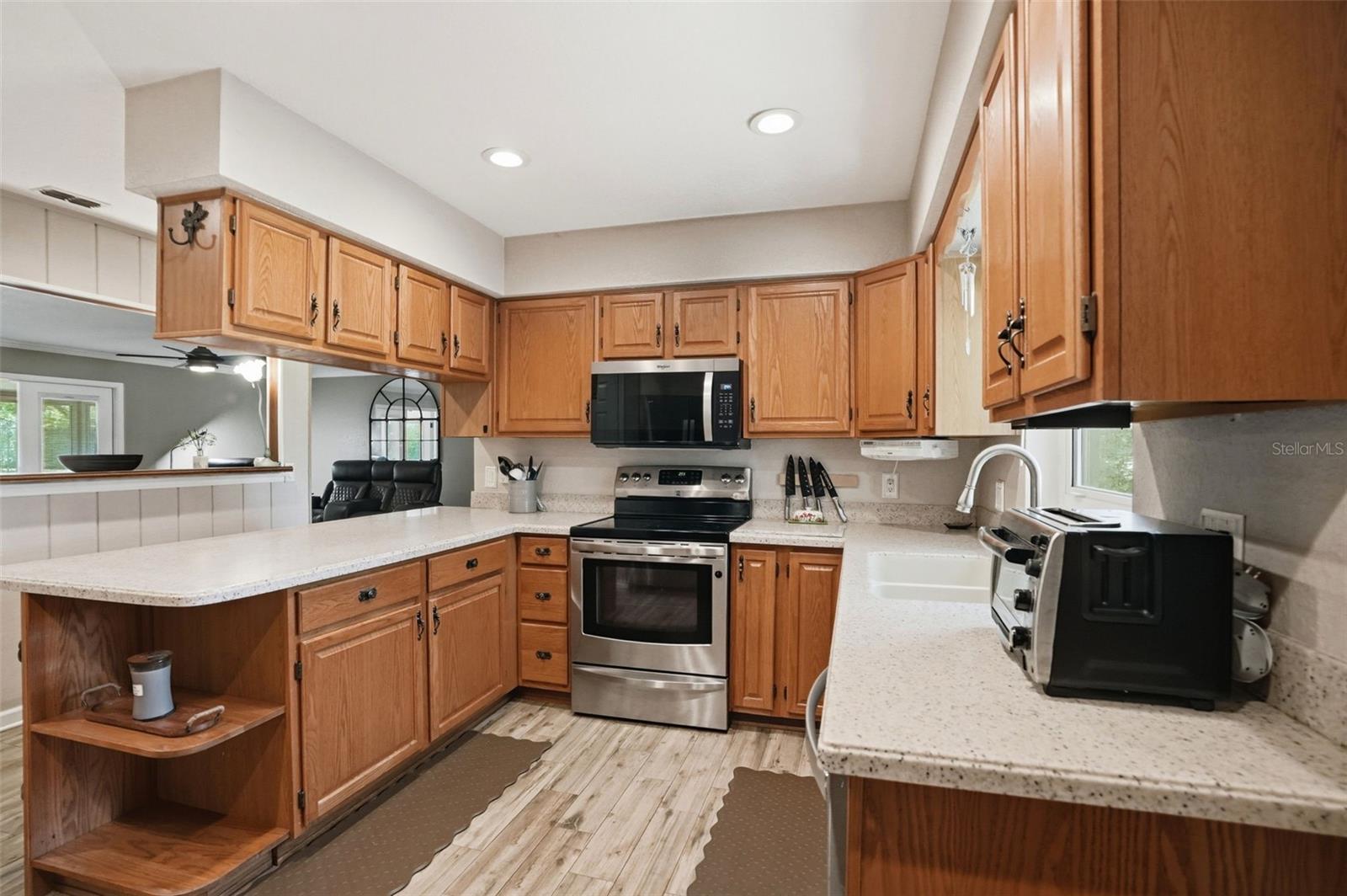Image 15 of 88 For 15620 Hays Road