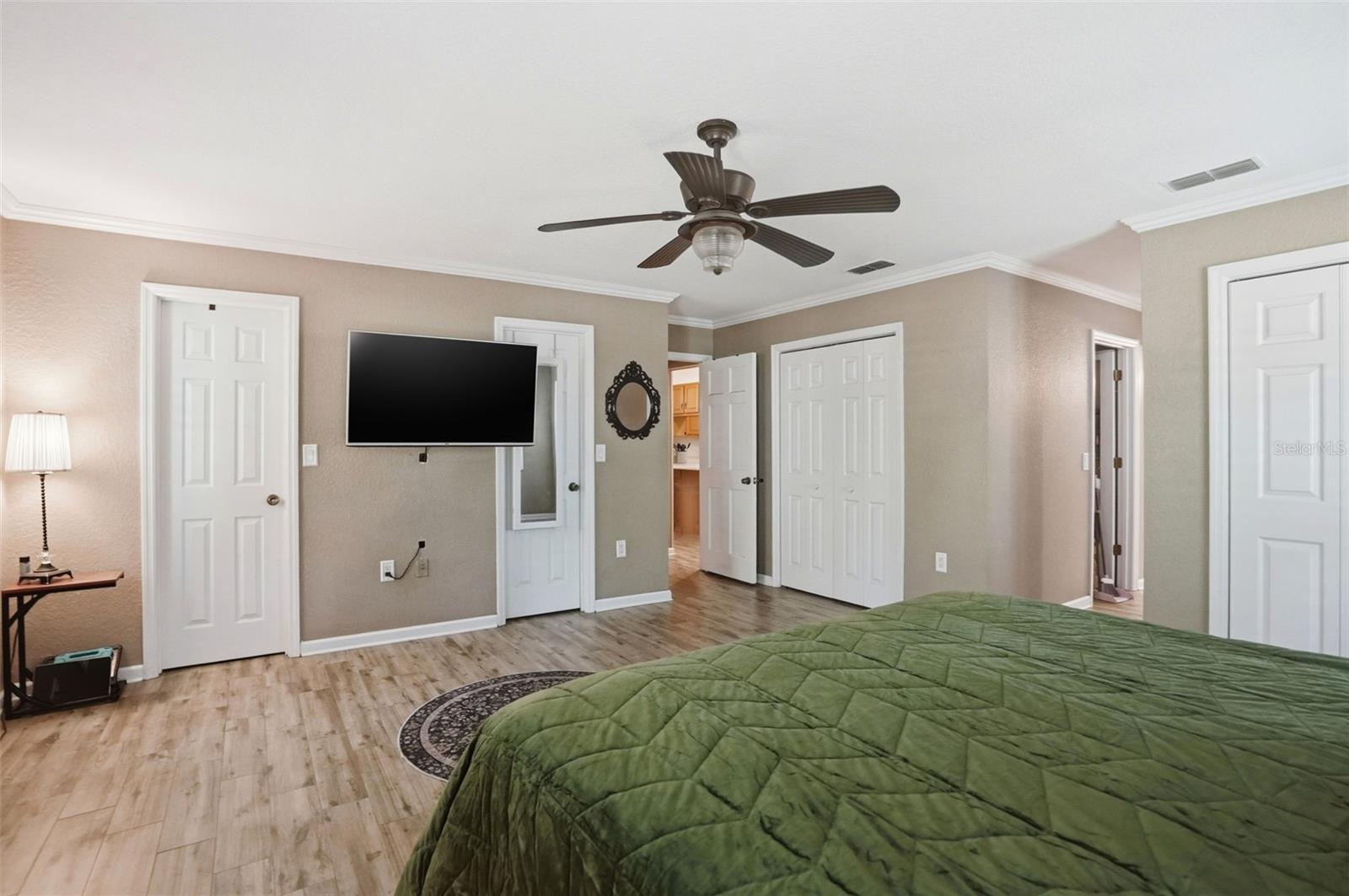 Image 17 of 88 For 15620 Hays Road