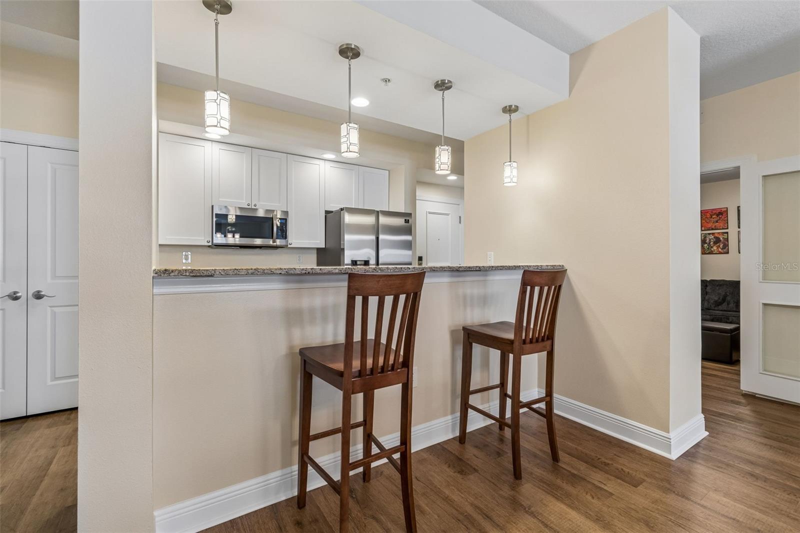 Image 13 of 49 For 628 Cleveland Street 904