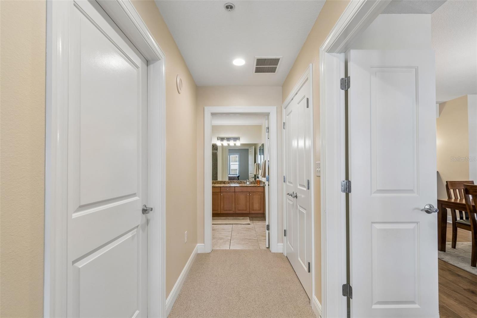 Image 26 of 49 For 628 Cleveland Street 904