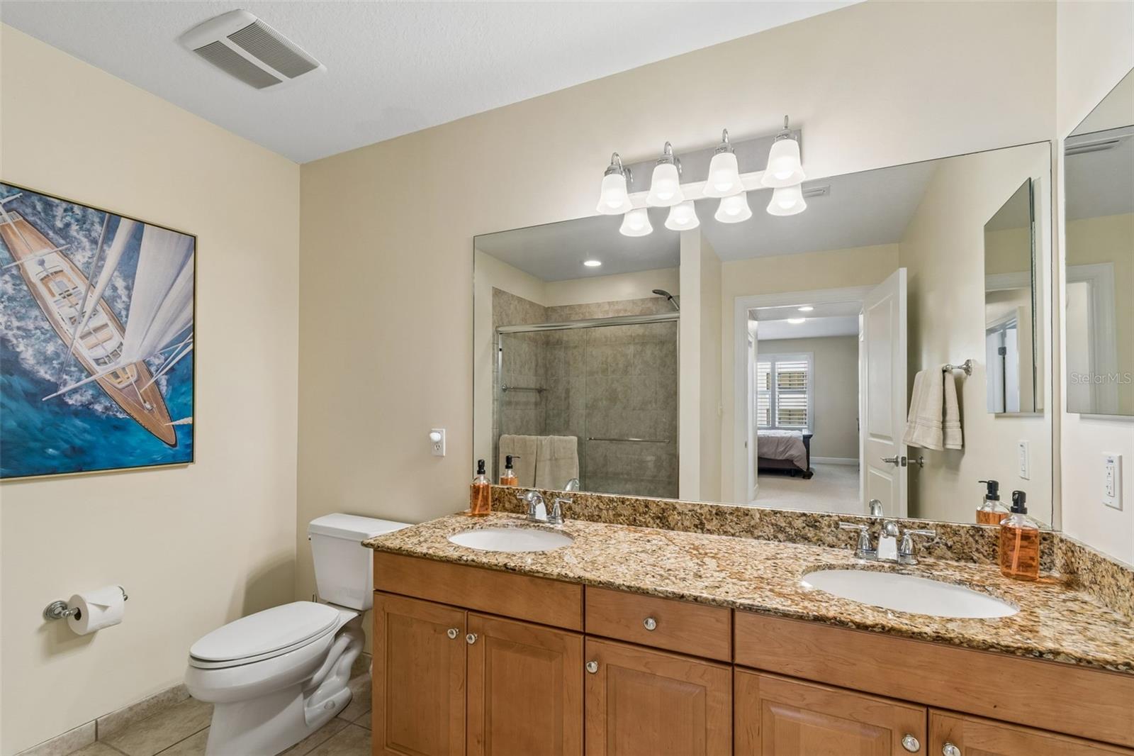 Image 30 of 49 For 628 Cleveland Street 904