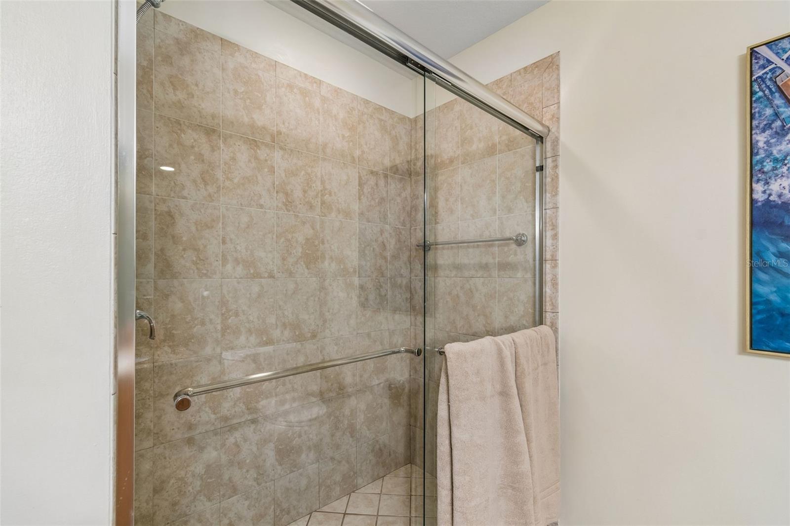 Image 31 of 49 For 628 Cleveland Street 904