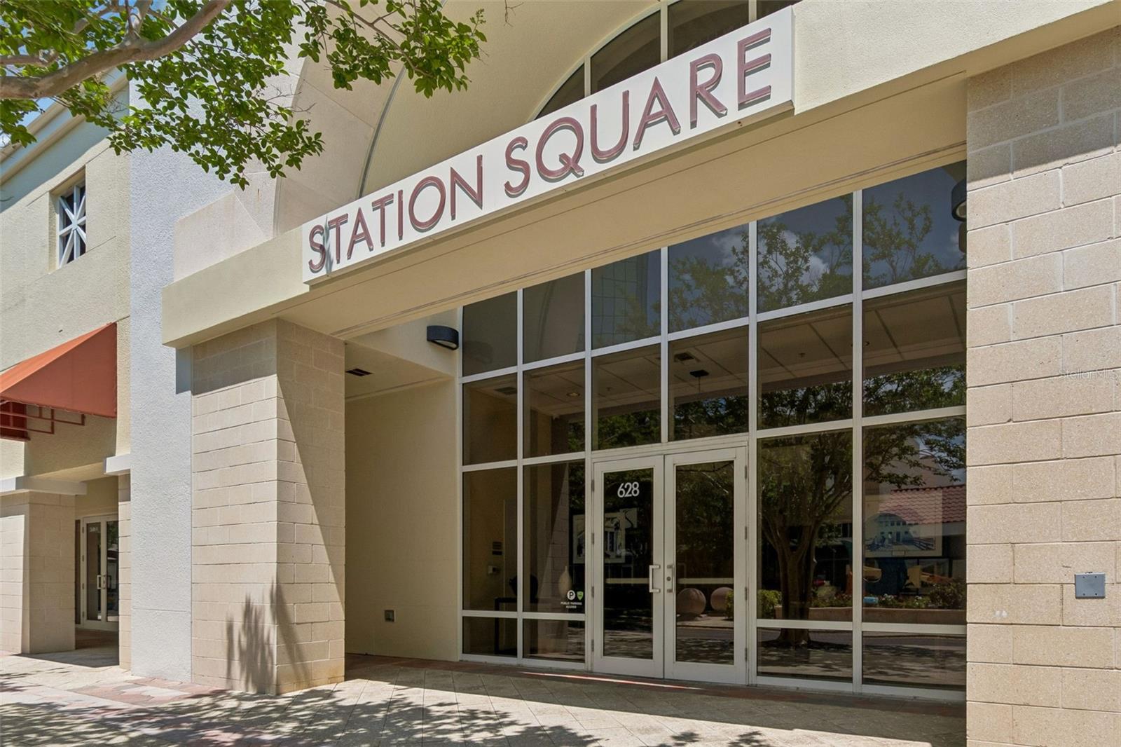 Image 35 of 49 For 628 Cleveland Street 904