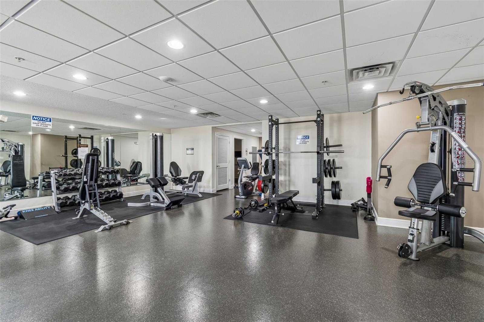 Image 36 of 49 For 628 Cleveland Street 904