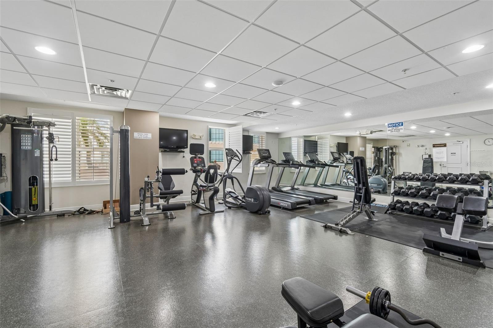 Image 37 of 49 For 628 Cleveland Street 904