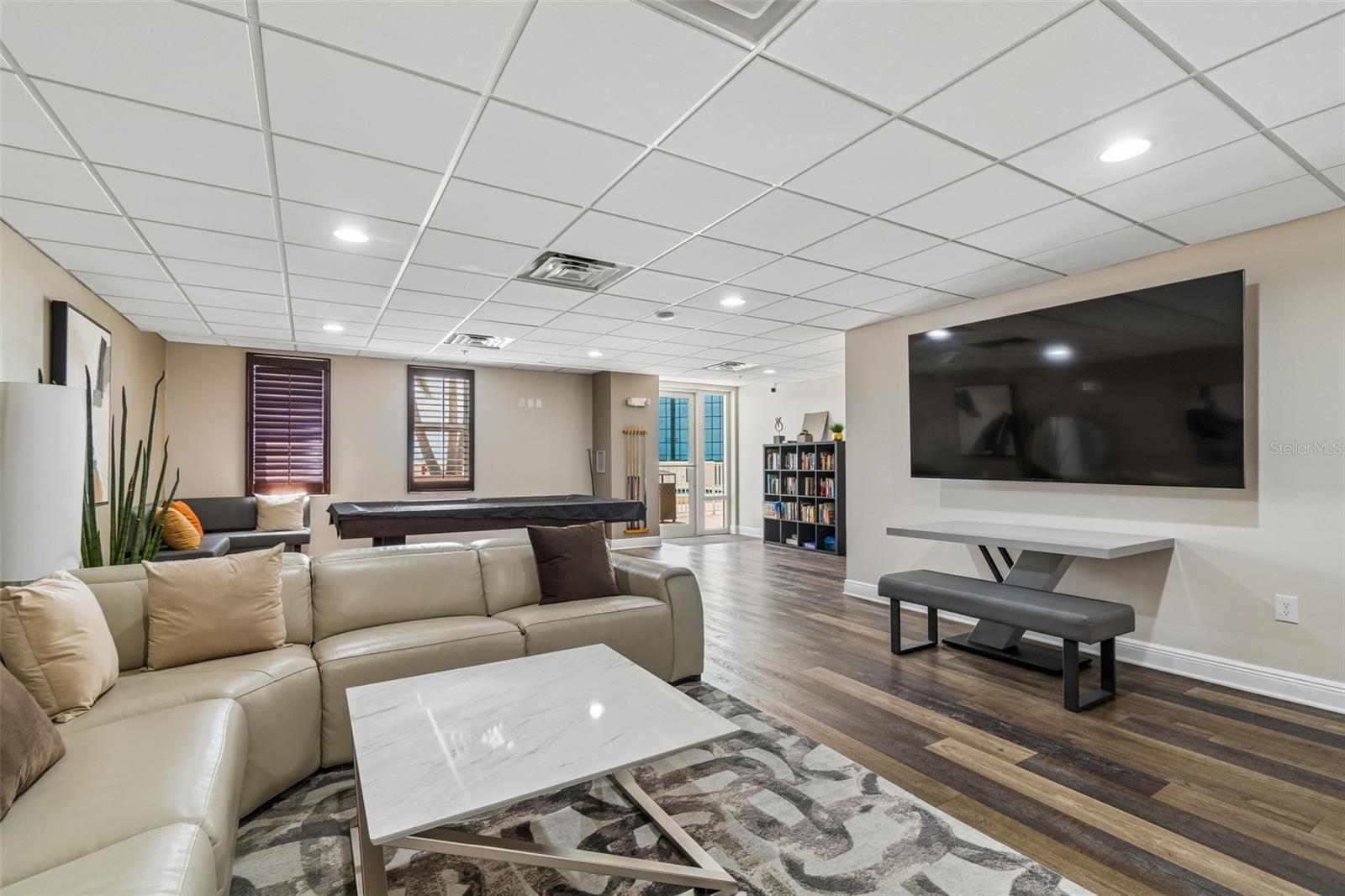 Image 40 of 49 For 628 Cleveland Street 904