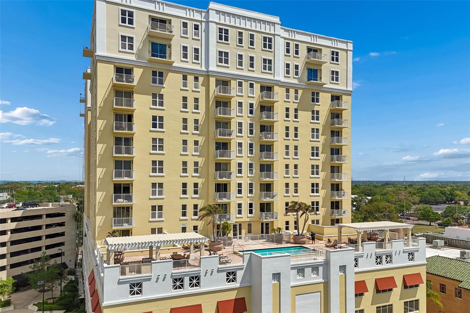 Image 41 of 49 For 628 Cleveland Street 904