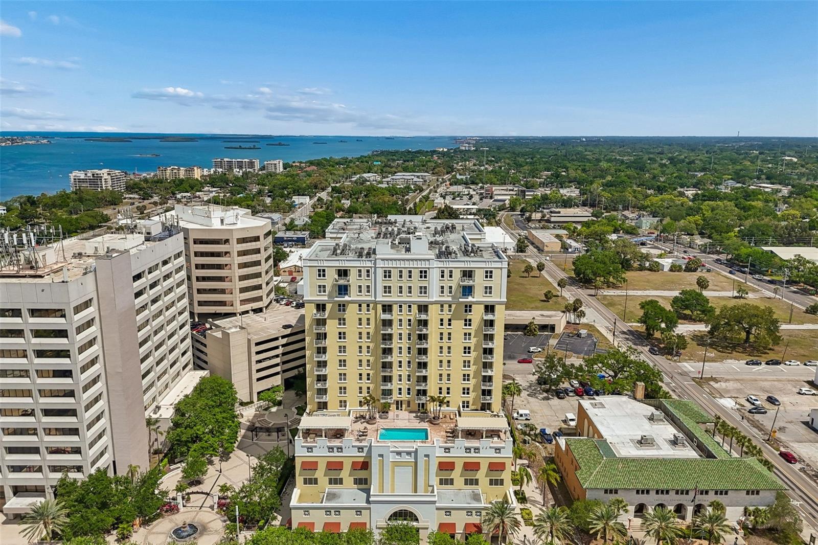 Image 47 of 49 For 628 Cleveland Street 904