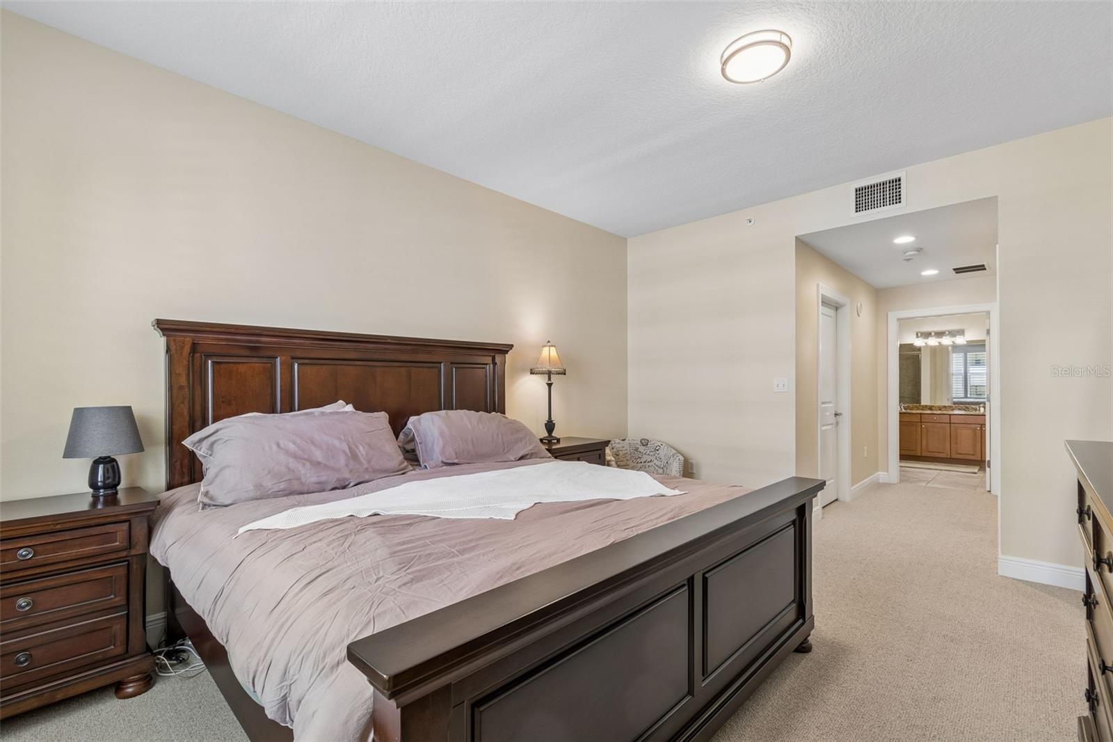 Image 7 of 49 For 628 Cleveland Street 904