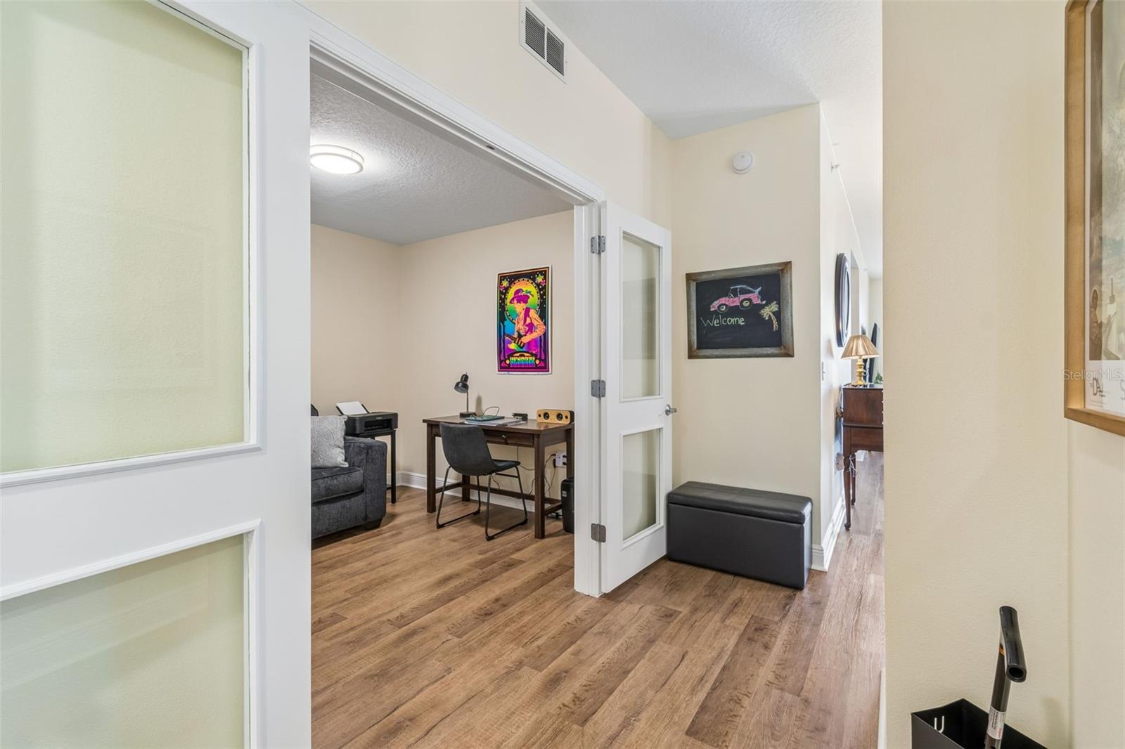 Image 9 of 49 For 628 Cleveland Street 904