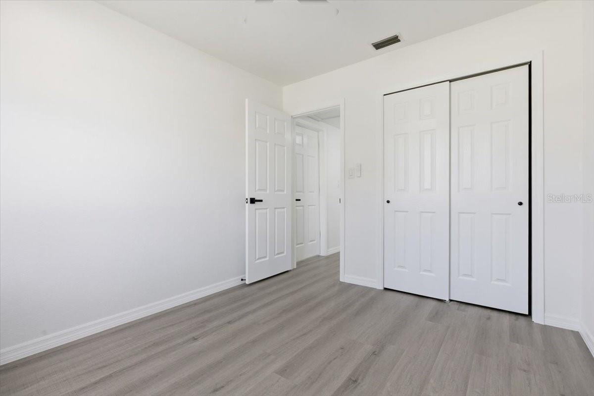 Image 11 of 19 For 113 Eastway Dr