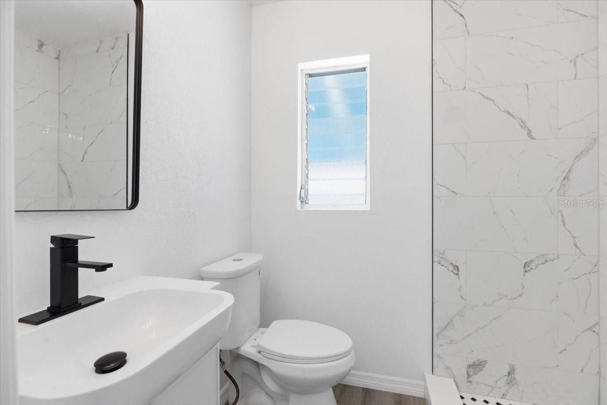 Image 6 of 19 For 113 Eastway Dr