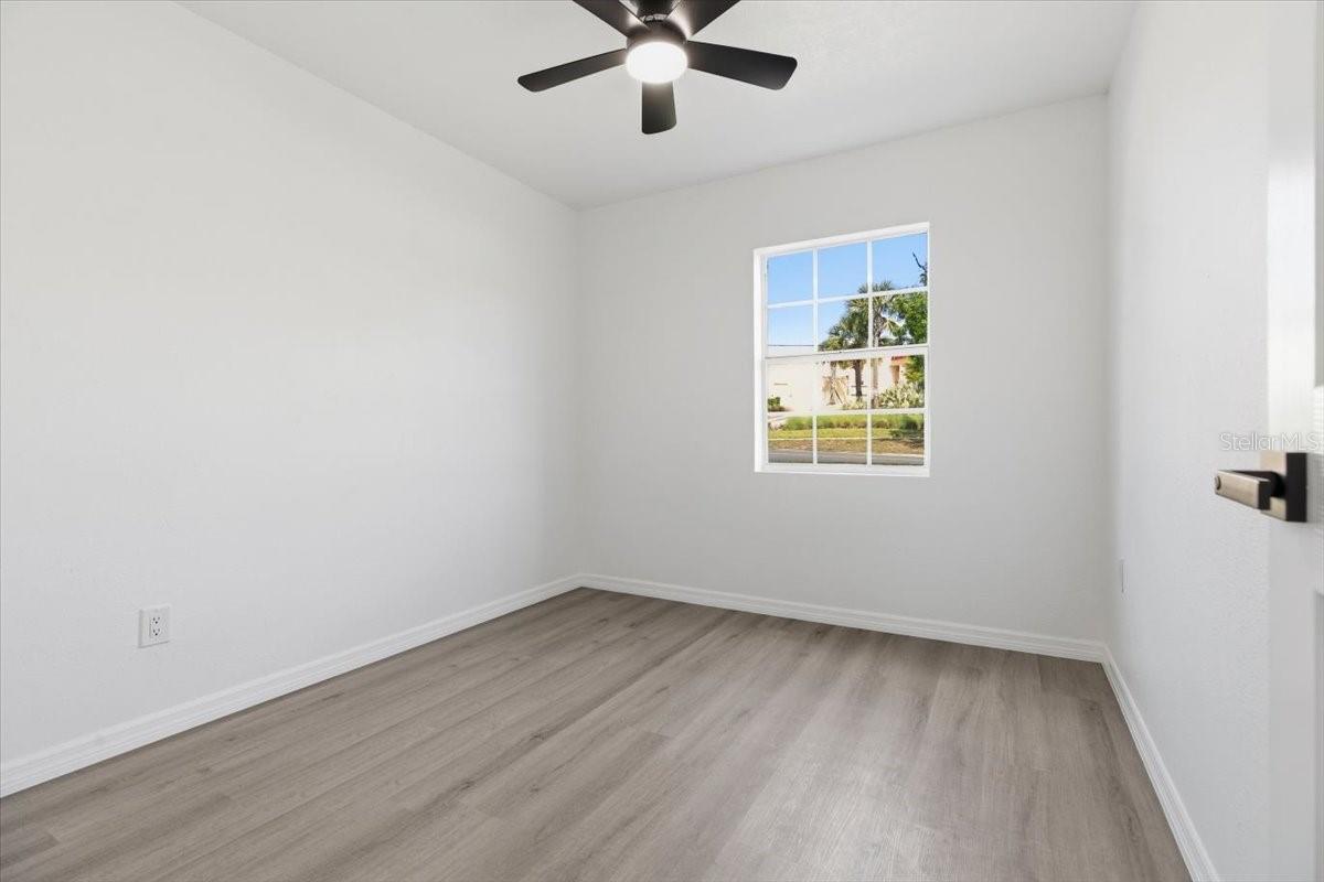 Image 9 of 19 For 113 Eastway Dr