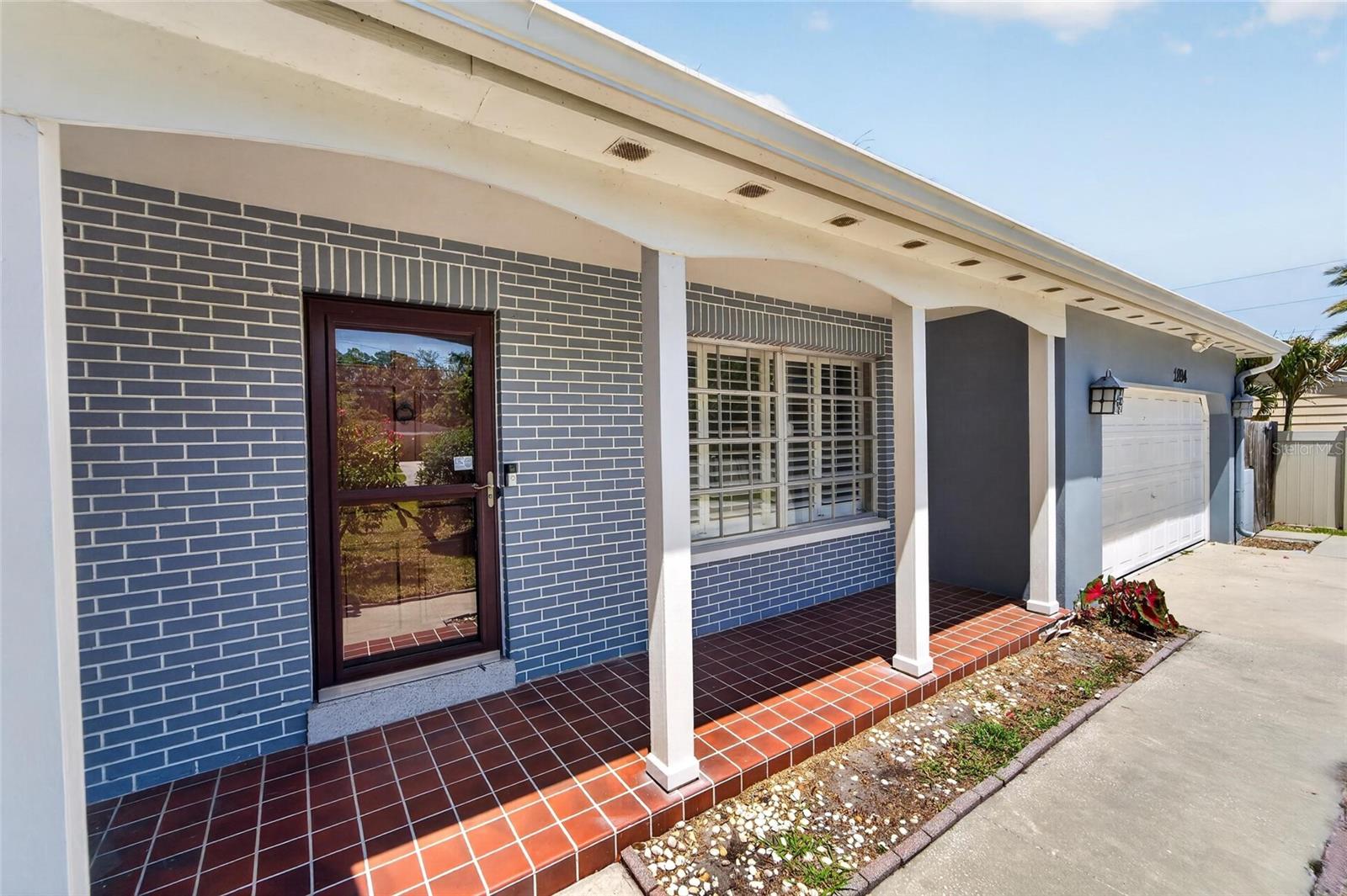 Image 19 of 81 For 1894 Oakdale Lane N