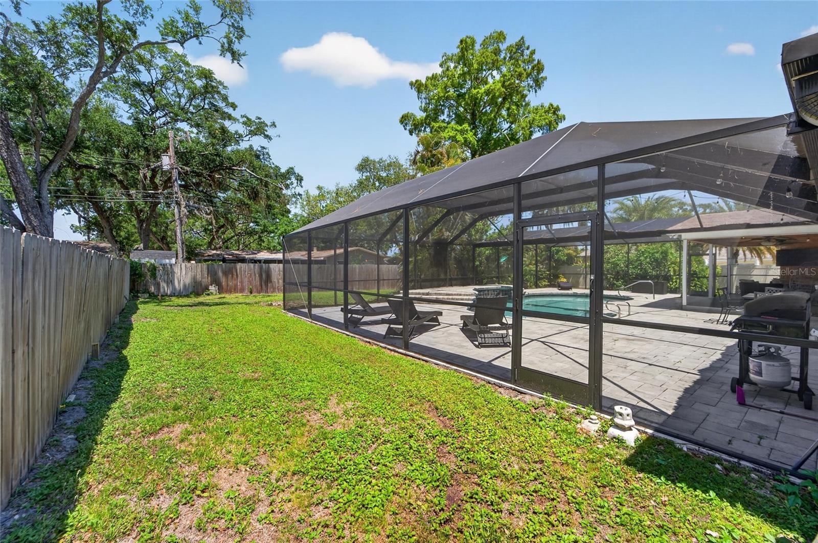 Image 20 of 81 For 1894 Oakdale Lane N