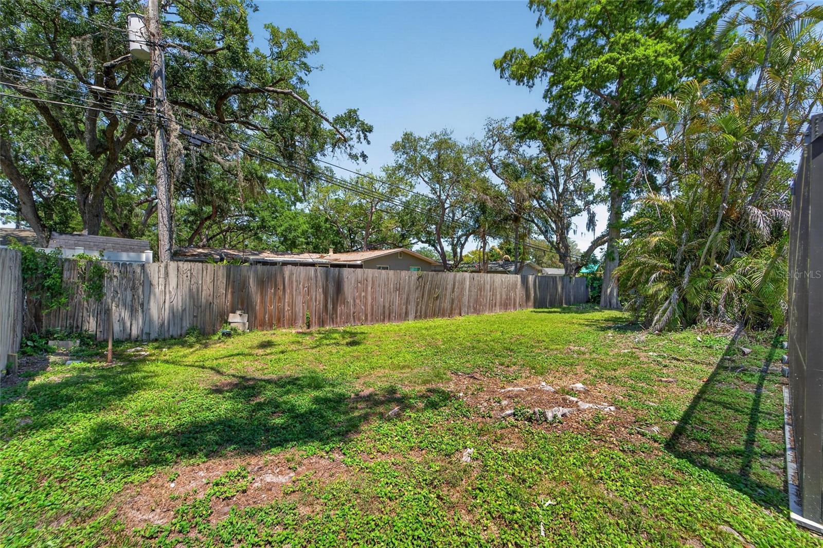 Image 21 of 81 For 1894 Oakdale Lane N