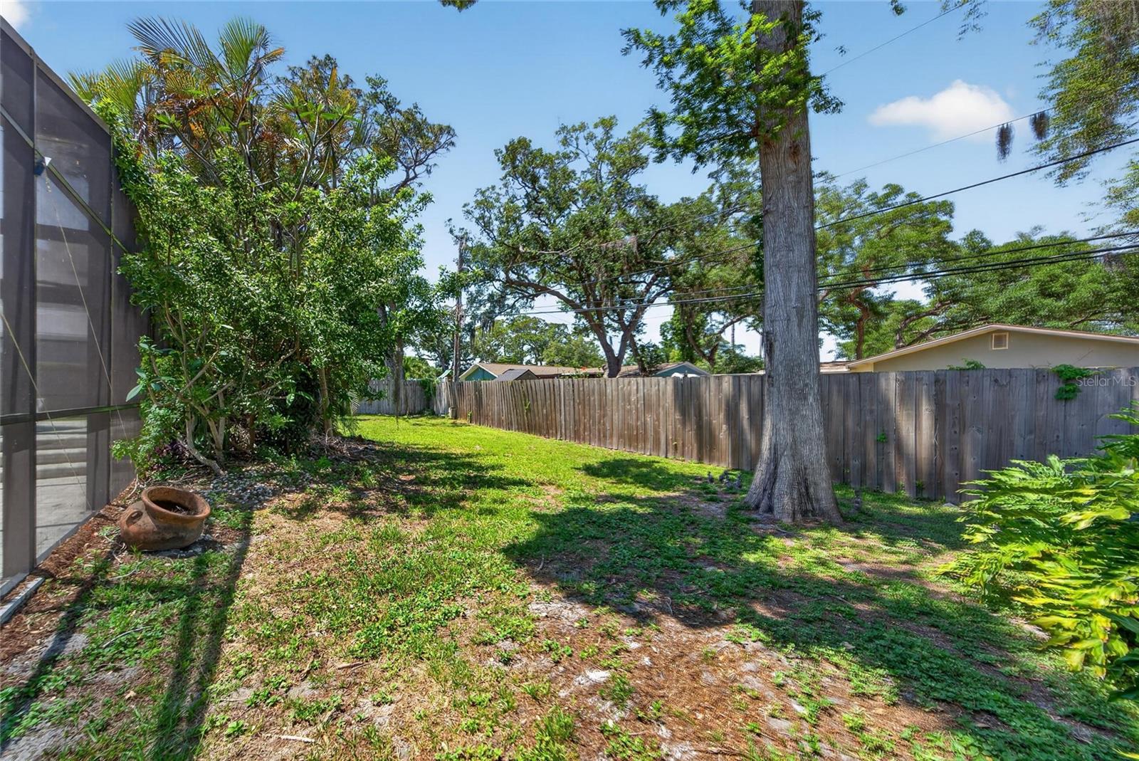 Image 24 of 81 For 1894 Oakdale Lane N