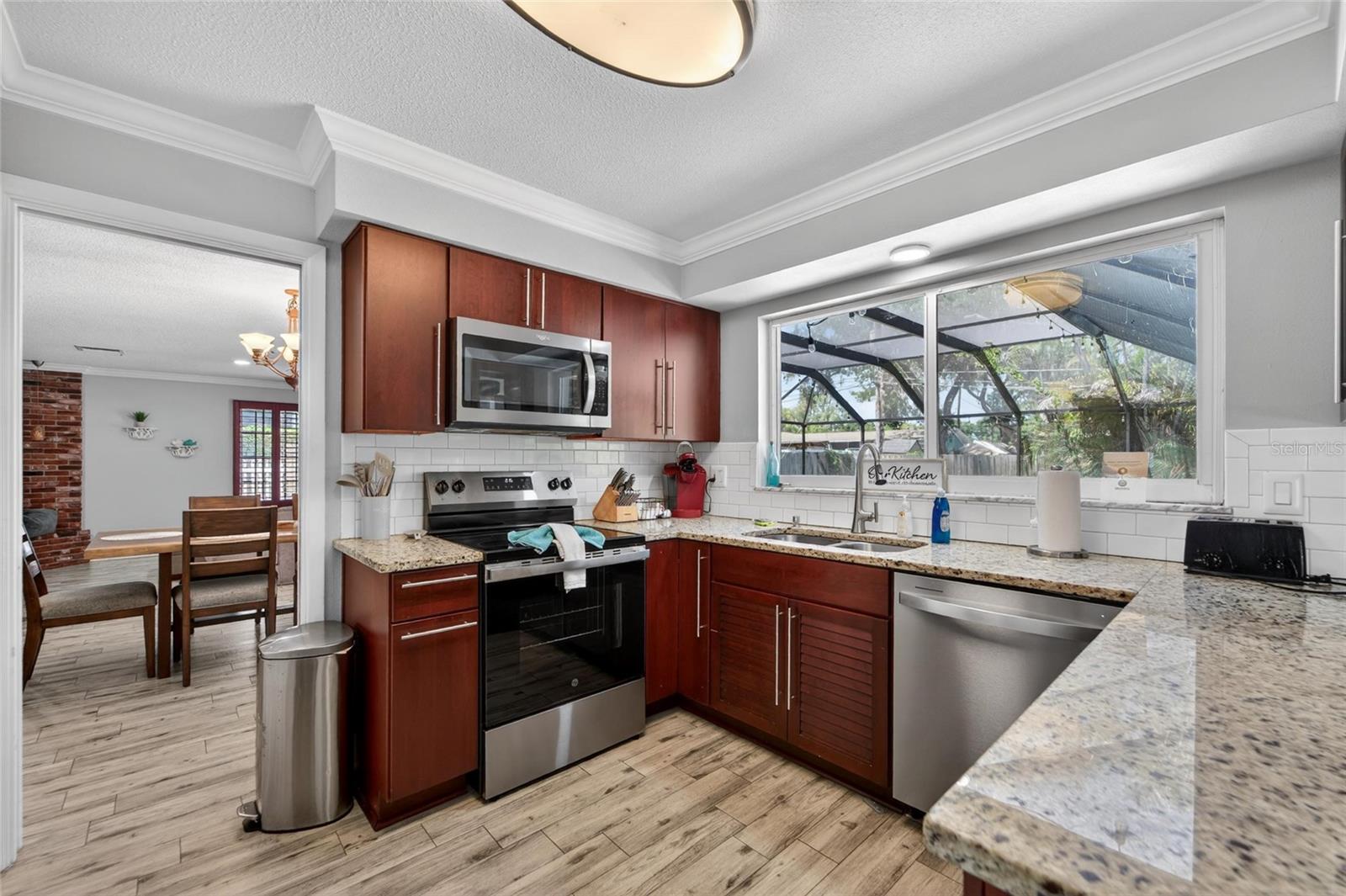 Image 48 of 81 For 1894 Oakdale Lane N