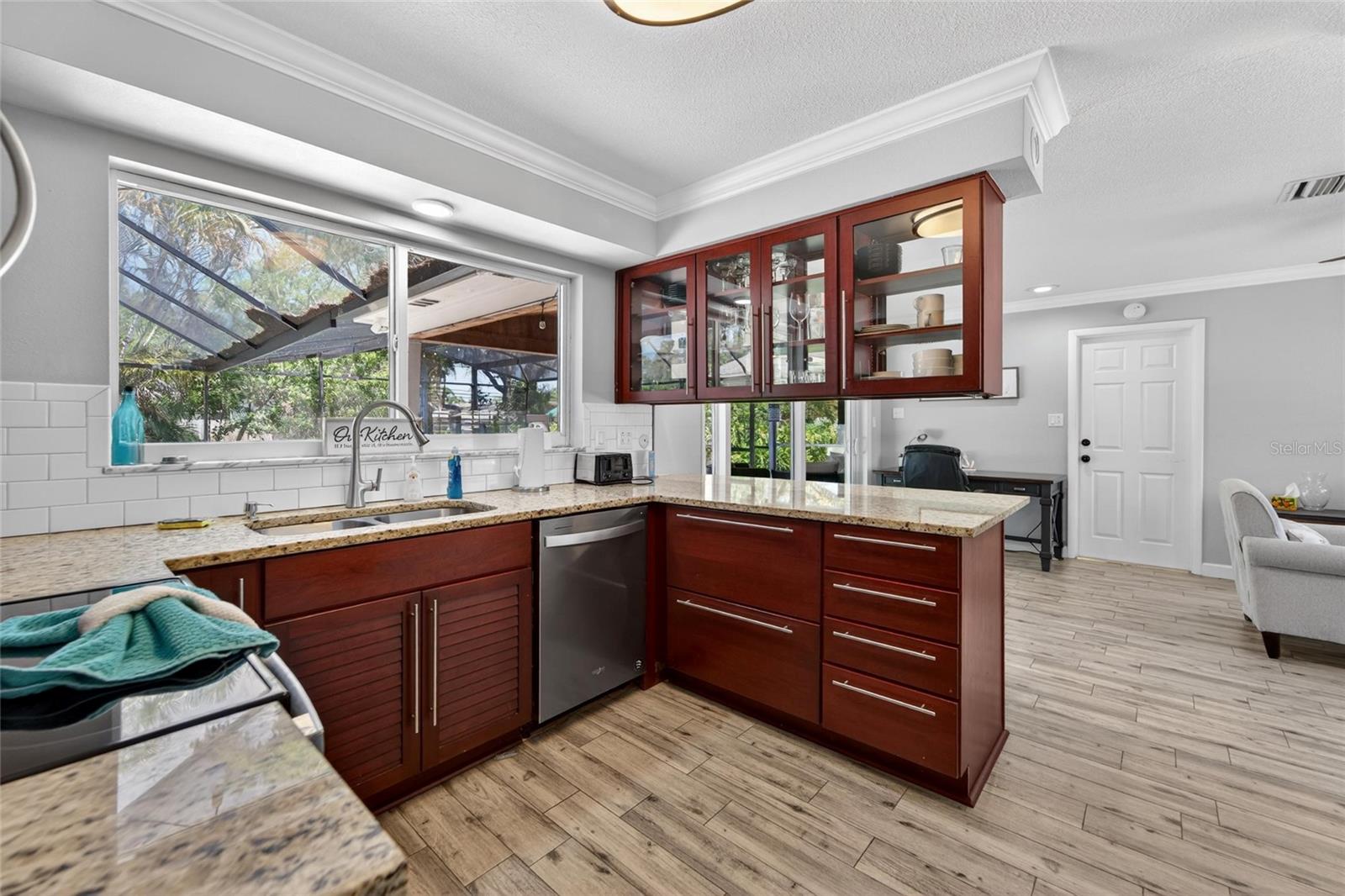 Image 49 of 81 For 1894 Oakdale Lane N