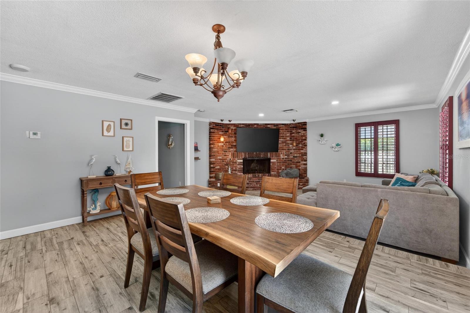 Image 57 of 81 For 1894 Oakdale Lane N