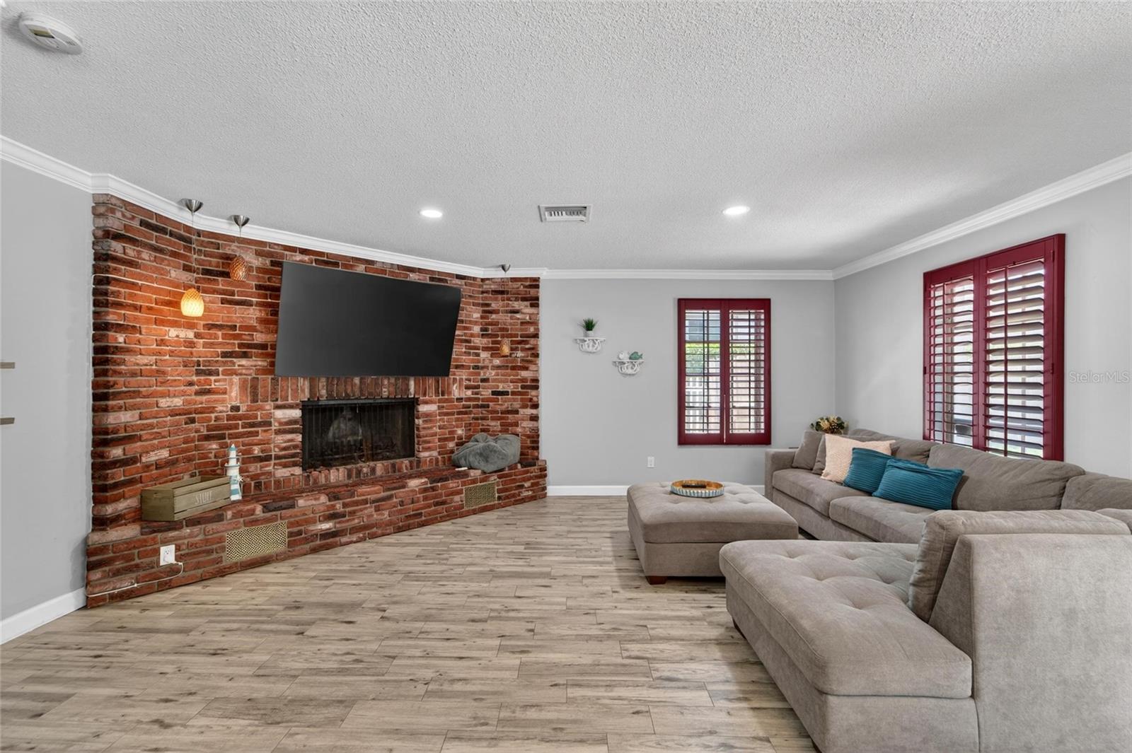 Image 58 of 81 For 1894 Oakdale Lane N