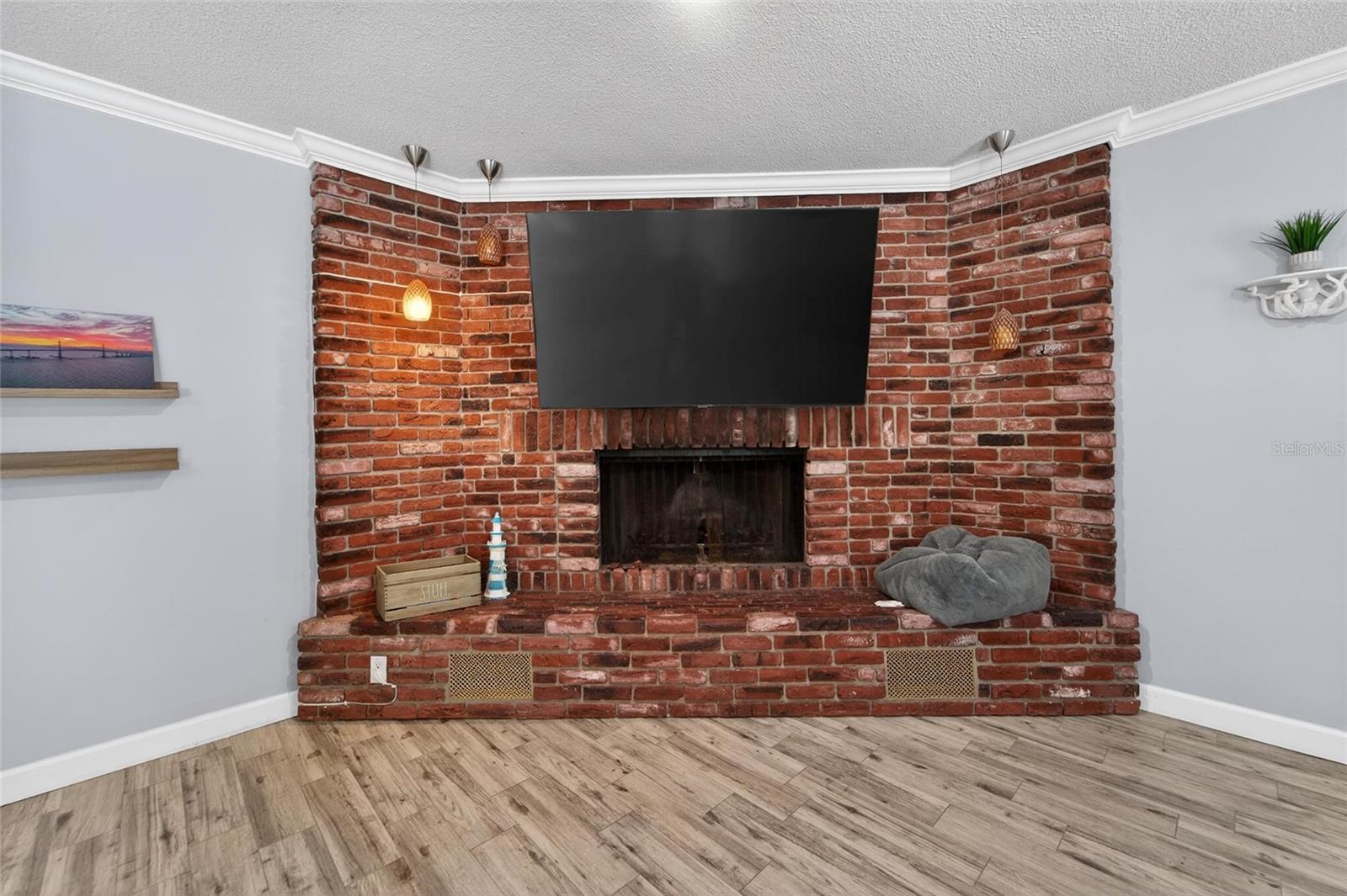 Image 61 of 81 For 1894 Oakdale Lane N