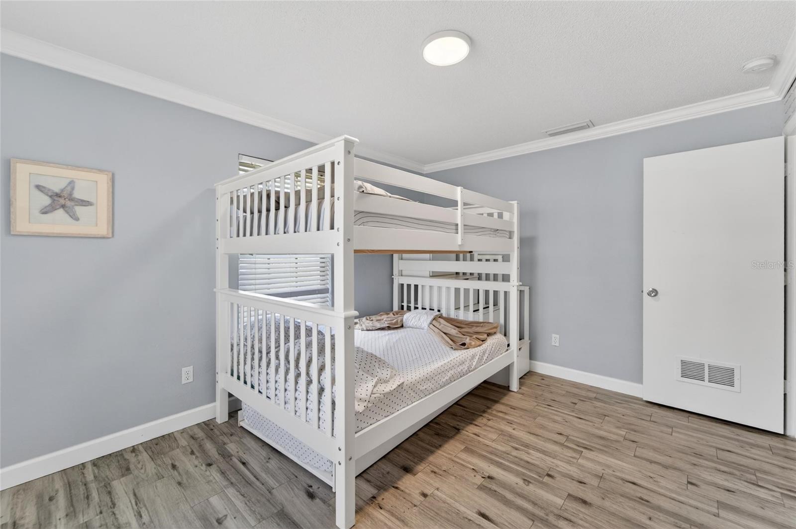 Image 69 of 81 For 1894 Oakdale Lane N