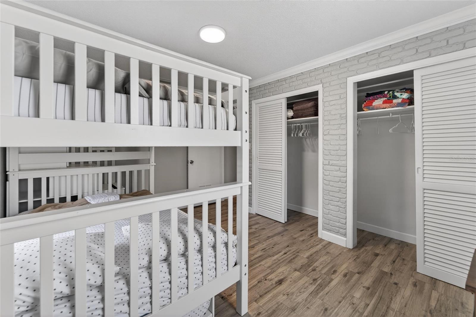 Image 70 of 81 For 1894 Oakdale Lane N