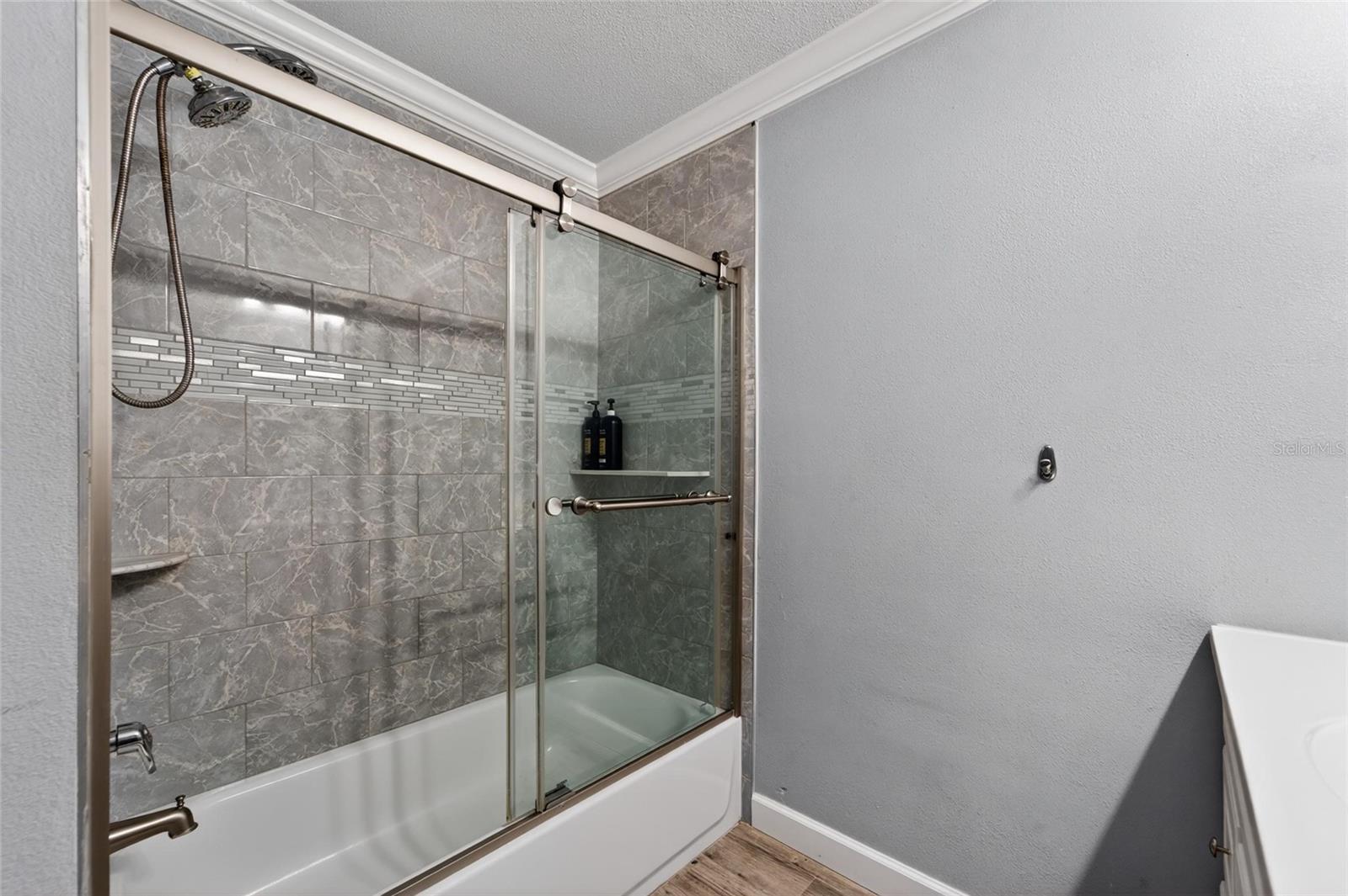 Image 79 of 81 For 1894 Oakdale Lane N