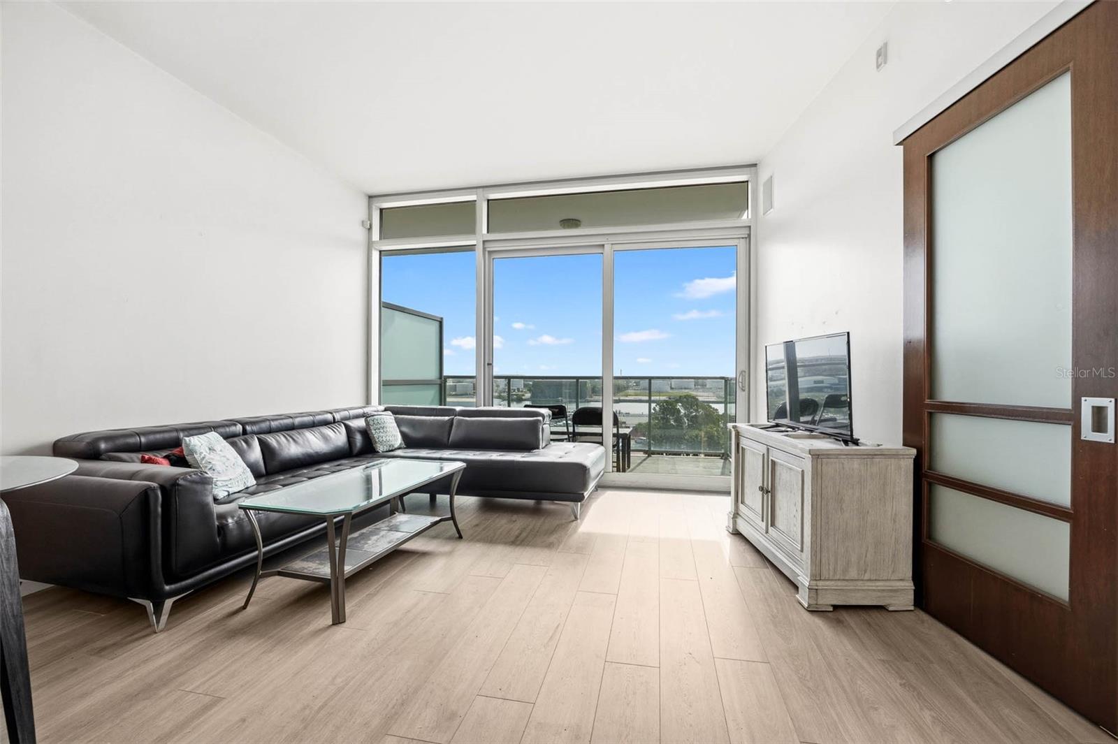 Image 13 of 45 For 111 12th Street 1707