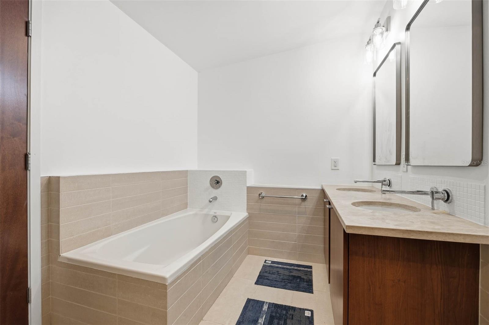 Image 22 of 45 For 111 12th Street 1707