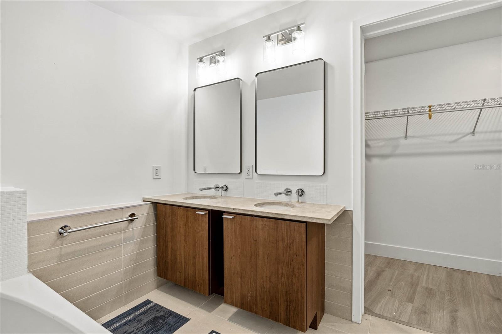 Image 23 of 45 For 111 12th Street 1707