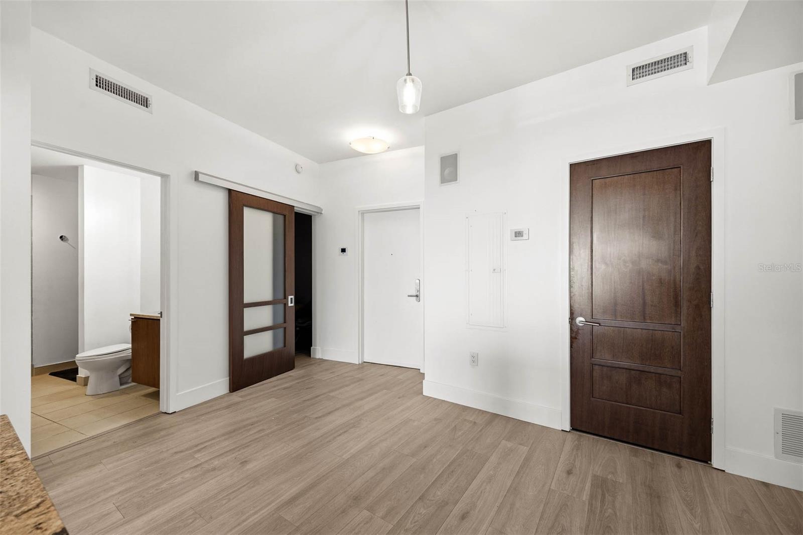 Image 27 of 45 For 111 12th Street 1707