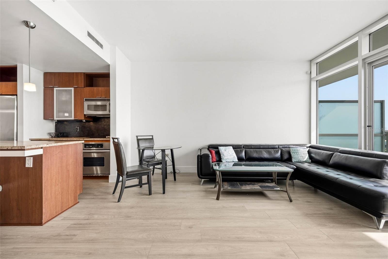 Image 9 of 45 For 111 12th Street 1707