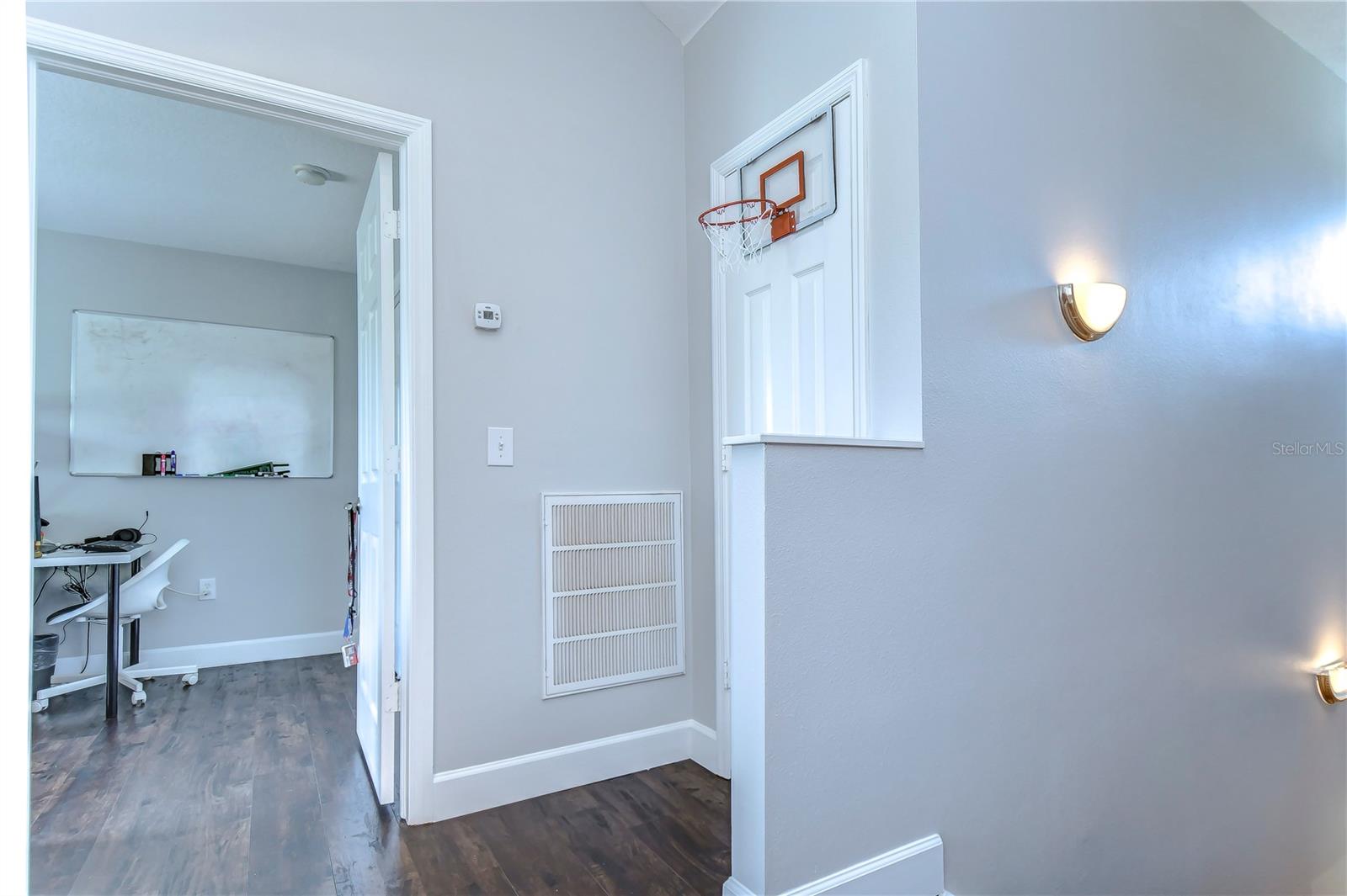 Image 22 of 50 For 8507 Sandpiper Ridge Avenue