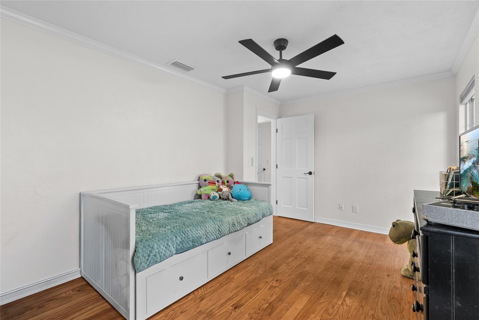 Image 31 of 71 For 13355 Park Boulevard