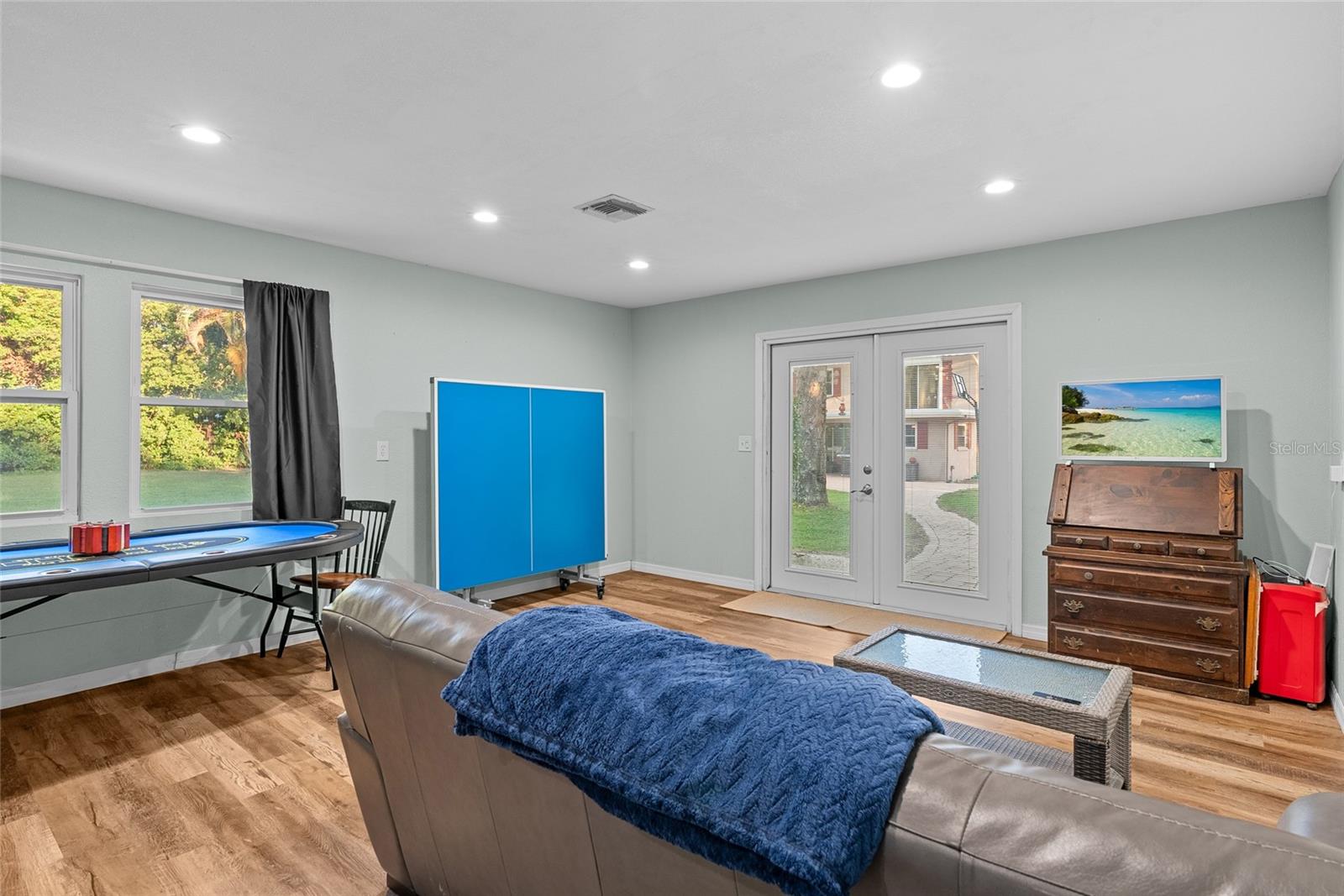 Image 45 of 71 For 13355 Park Boulevard